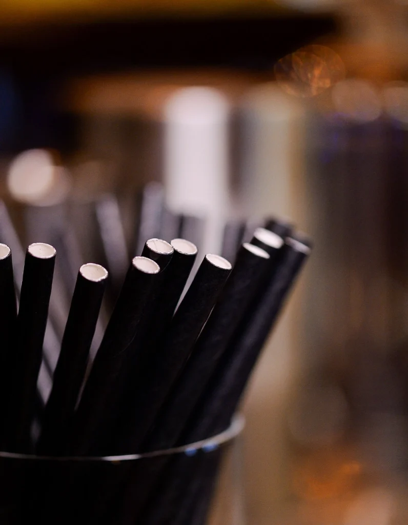 Crne slamčice - kratke