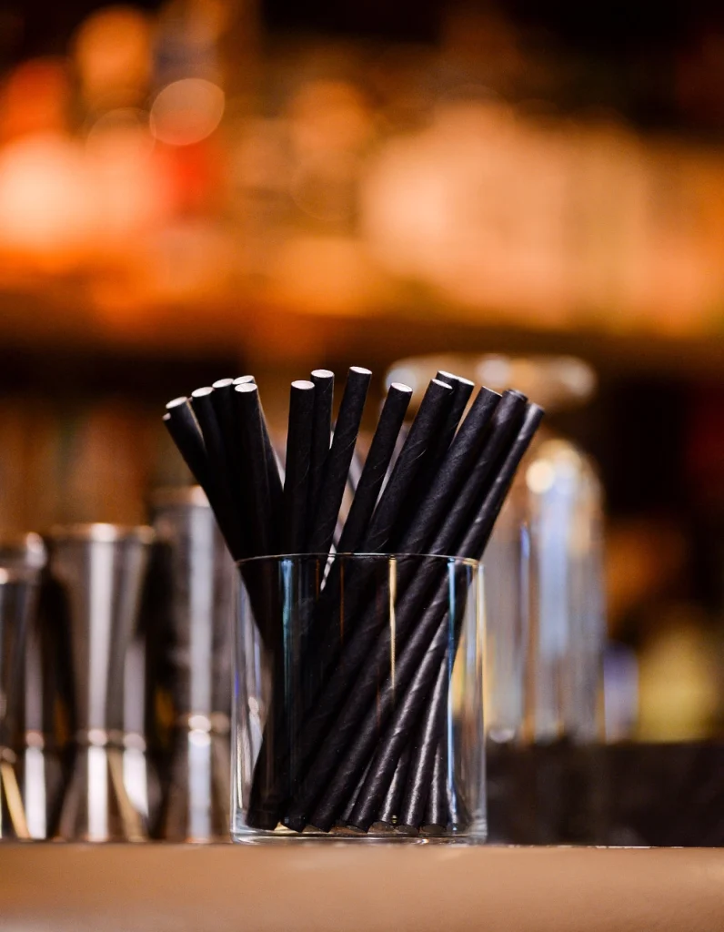 Crne slamčice - kratke